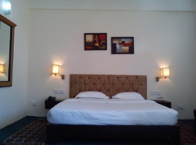 Natureraga Fernhill Resort Chail Kamer foto
