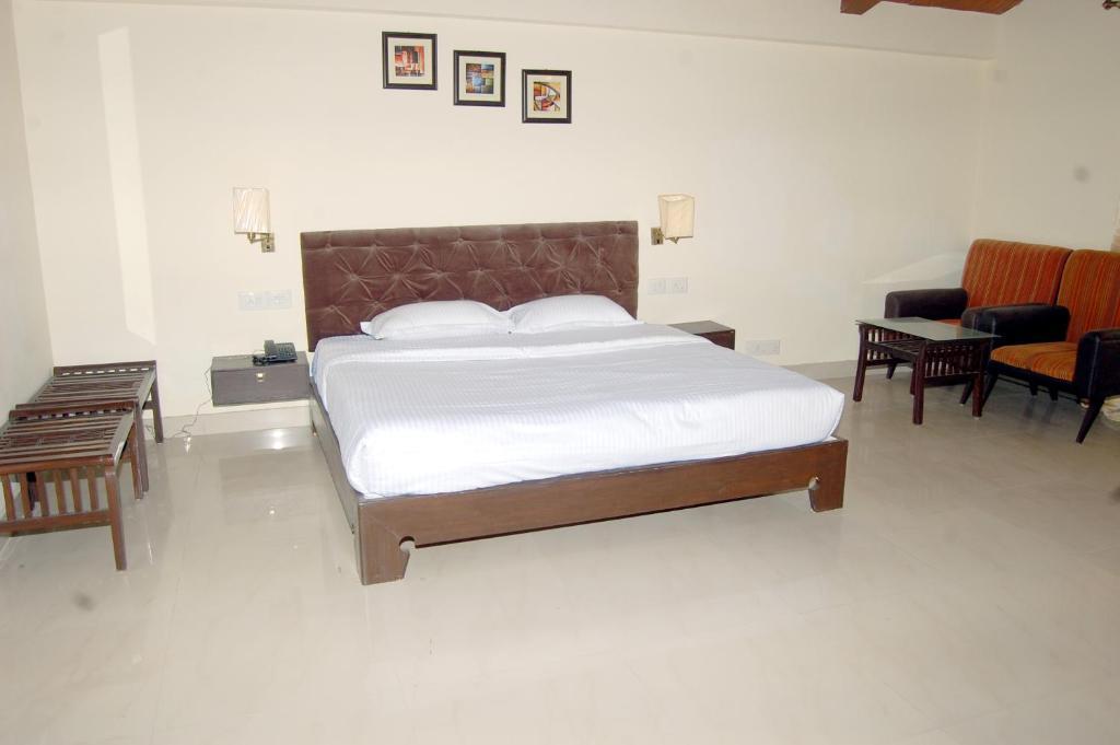 Natureraga Fernhill Resort Chail Buitenkant foto