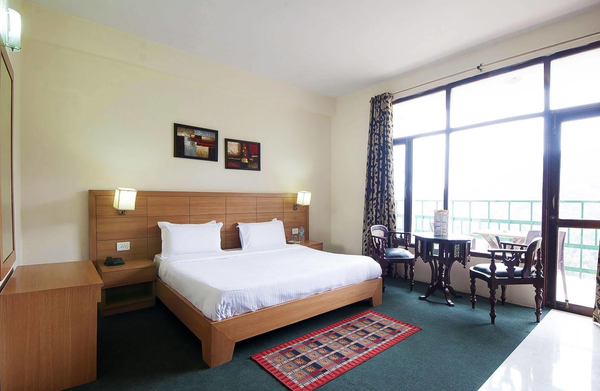Natureraga Fernhill Resort Chail Buitenkant foto