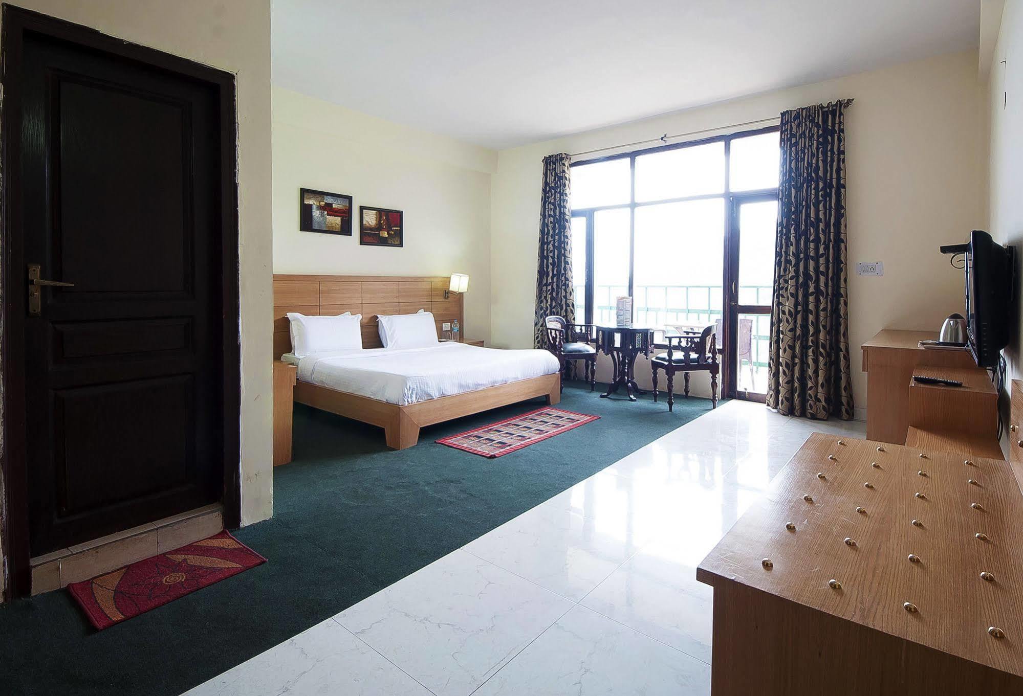 Natureraga Fernhill Resort Chail Buitenkant foto