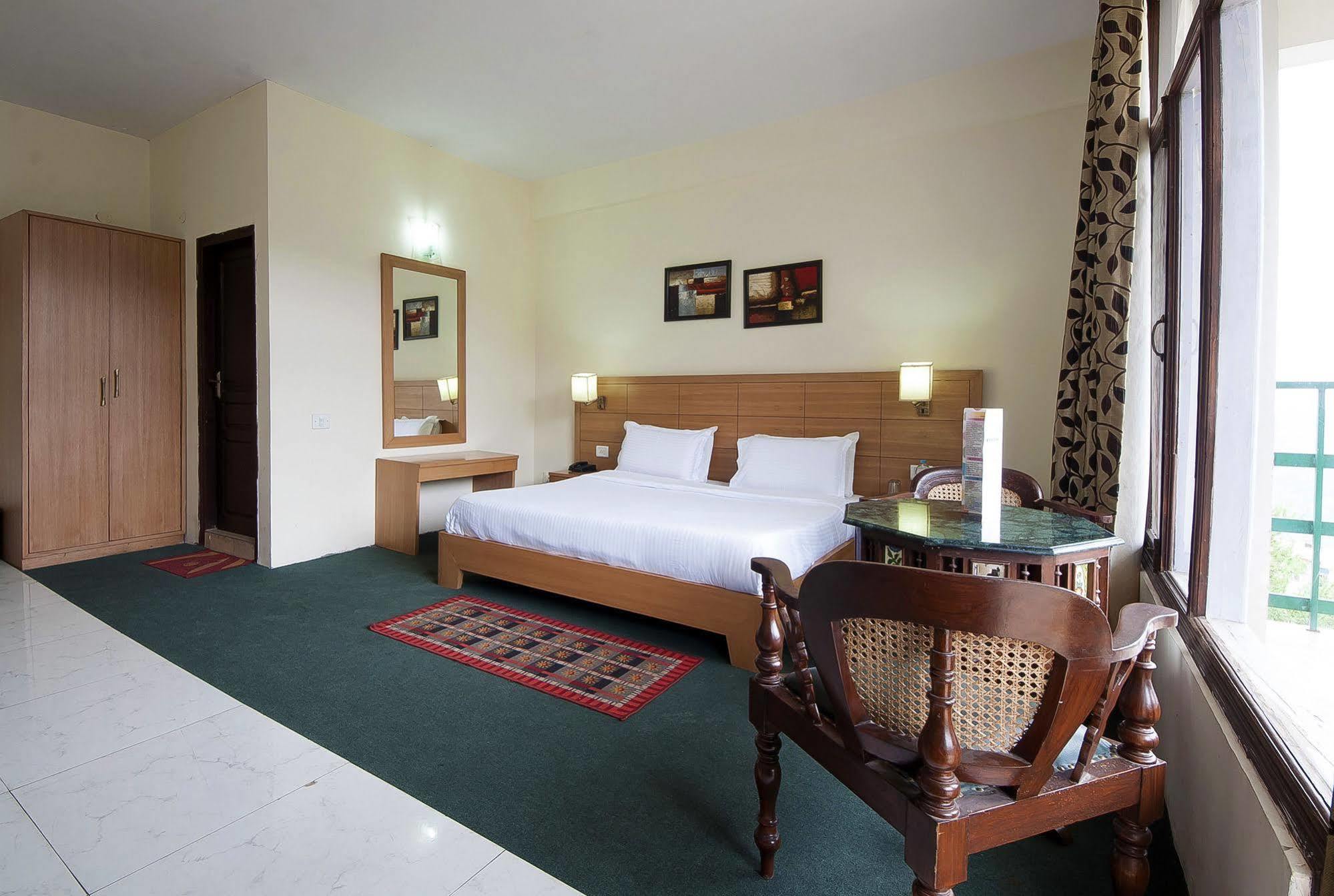 Natureraga Fernhill Resort Chail Buitenkant foto